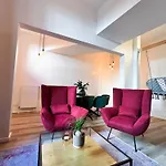 Oomph Berlin The Grand Berlin Group & Family Retreat